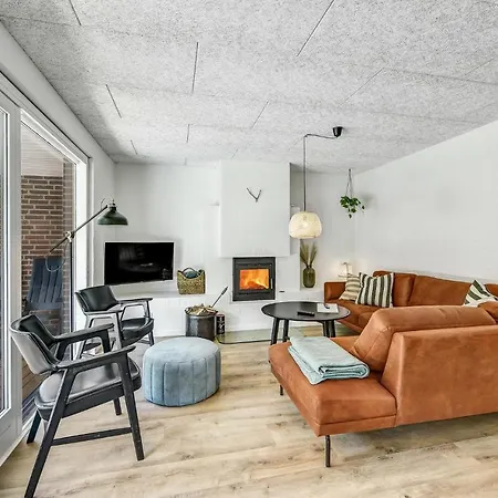 3 Bedroom Lovely In Feriehus *