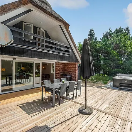 Lovely Home In Blavand With Wifi *