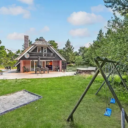 Holiday home Lovely Home In Blavand With Wifi